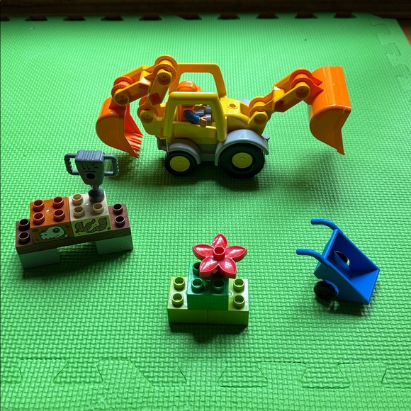 LEGO 10811 - DUPLO, Town: Construction: Backhoe Loader - 2016 - NO BOX - Picture 2 of 3